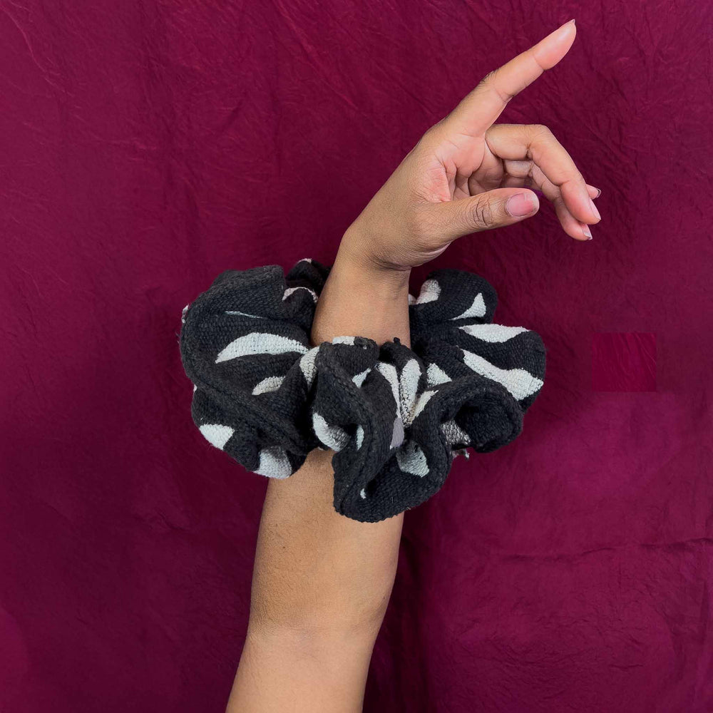 XL Mud Cloth Scrunchie - Black