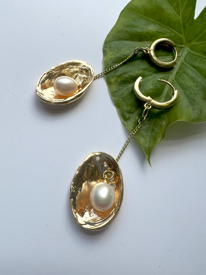 
            
                Load image into Gallery viewer, Abalone Shell Earrings
            
        