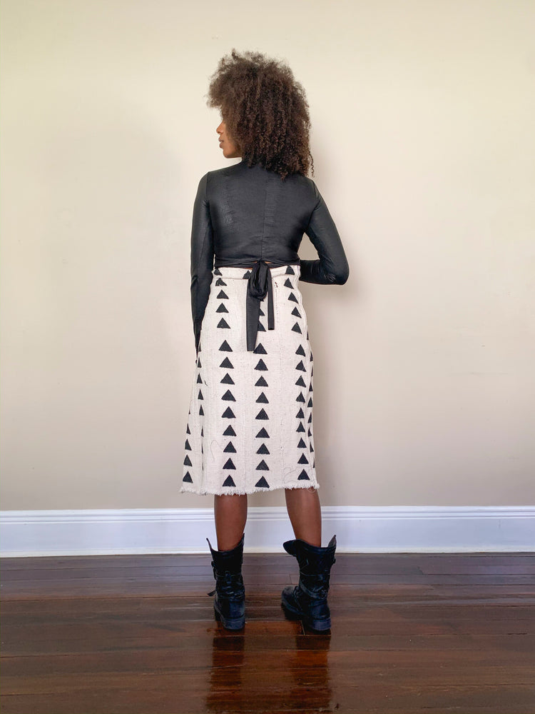 
            
                Load image into Gallery viewer, asymmetrical bògòlanfini skirt
            
        